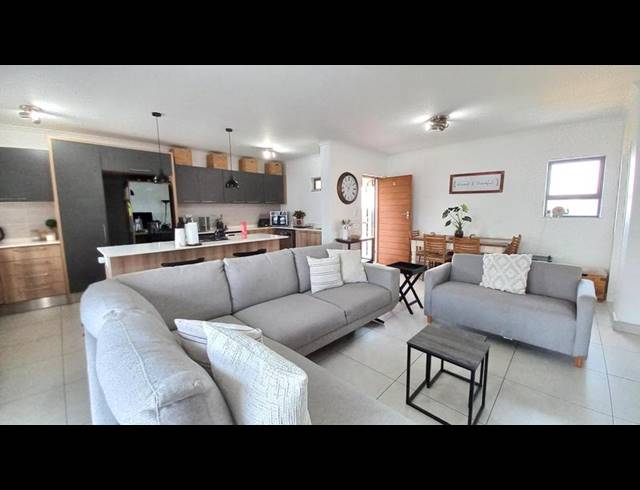 2 BEDROOM PROPERTY TO RENT IN GLEN MARAIS